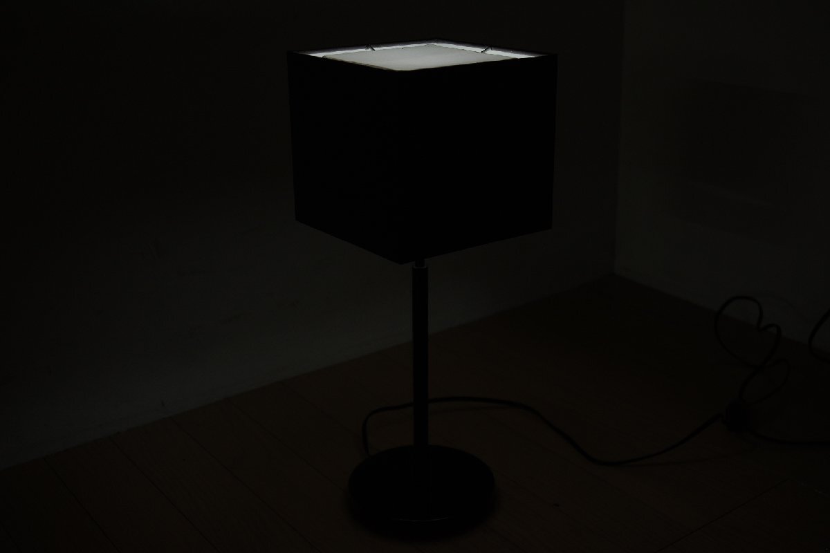 展示品 ヤマギワ SS261B スタンドライト ナイトスタンド デスクライト 間接照明 E17 セード スイッチ付き_画像3
