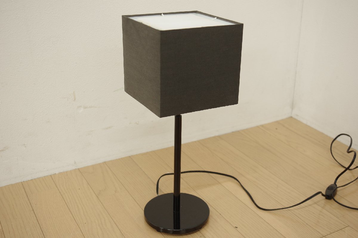 展示品 ヤマギワ SS261B スタンドライト ナイトスタンド デスクライト 間接照明 E17 セード スイッチ付き_画像2