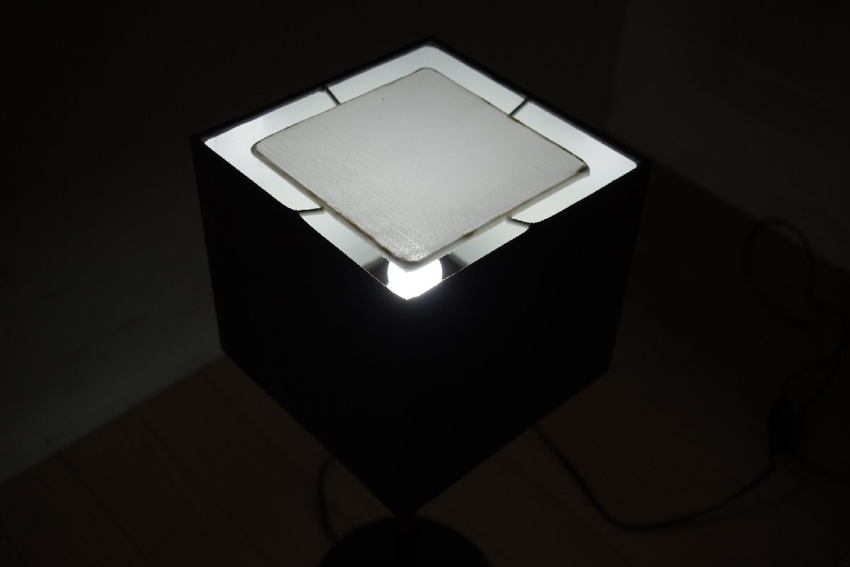 展示品 ヤマギワ SS261B スタンドライト ナイトスタンド デスクライト 間接照明 E17 セード スイッチ付き_画像4