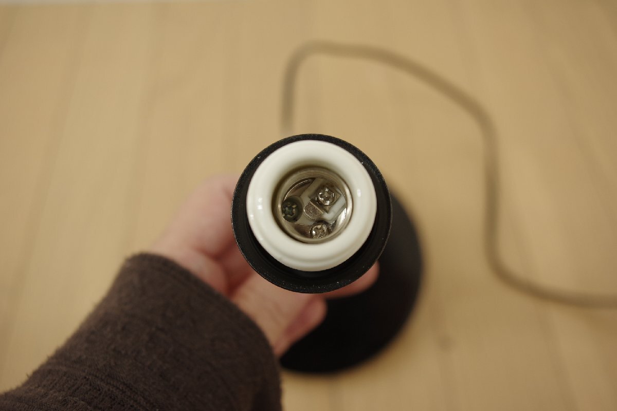 展示品 ヤマギワ SS261B スタンドライト ナイトスタンド デスクライト 間接照明 E17 セード スイッチ付き_画像8