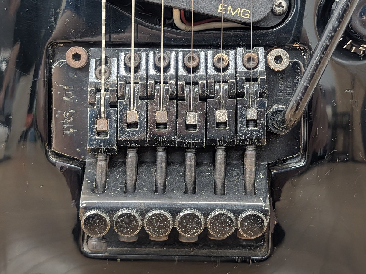 ESP EDWARDS Edwards Strato модель электрогитара черный floyd rose выход звука подтверждено б/у 