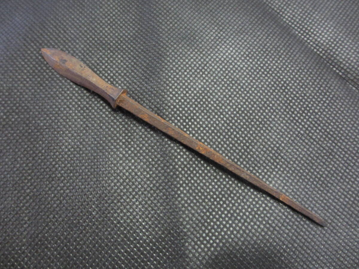 Y98*D* металлический стрела .* доспехи стрельба из лука смычок стрела копье * старый . антиквариат старый изобразительное искусство времена предмет * металлический . голова * античный металлические изделия меч . изобразительное искусство *