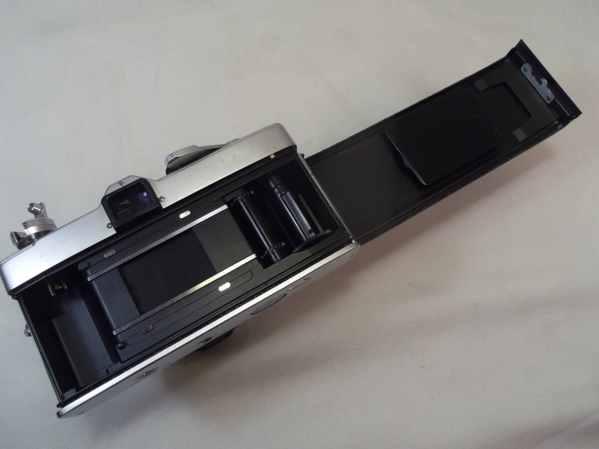 F76◇ミノルタ MINOLTA◇SR-7 + レンズ◇AUTO ROKKOR-PF 55mm F1.8◇フィルムカメラ 一眼レフ◇送料690円◇_画像7