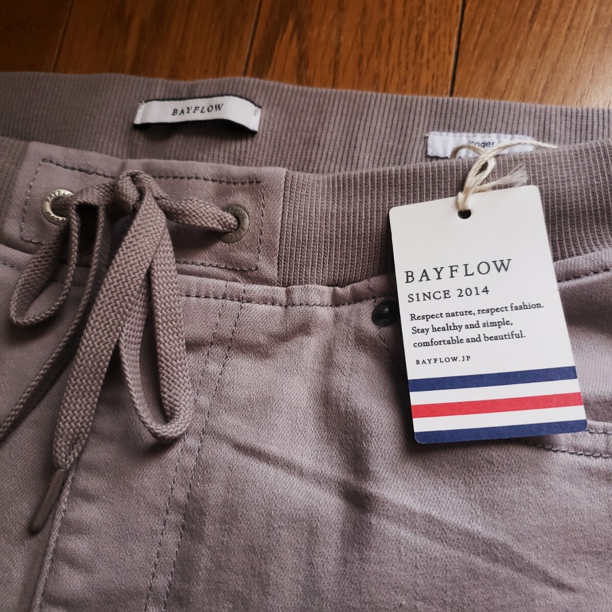 【新品】BAYFLOW Lサイズ B-FLEX ジョガーパンツ グレー 穿き心地抜群 スレトレッチ ベイフロー イージーパンツ ジョグパンツ _画像4