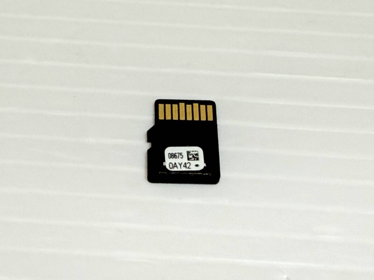 2020年秋版 NSZT-Y68T 08675-0AY42トヨタ純正 ナビ 地図データSDカード 送料110円~_画像3