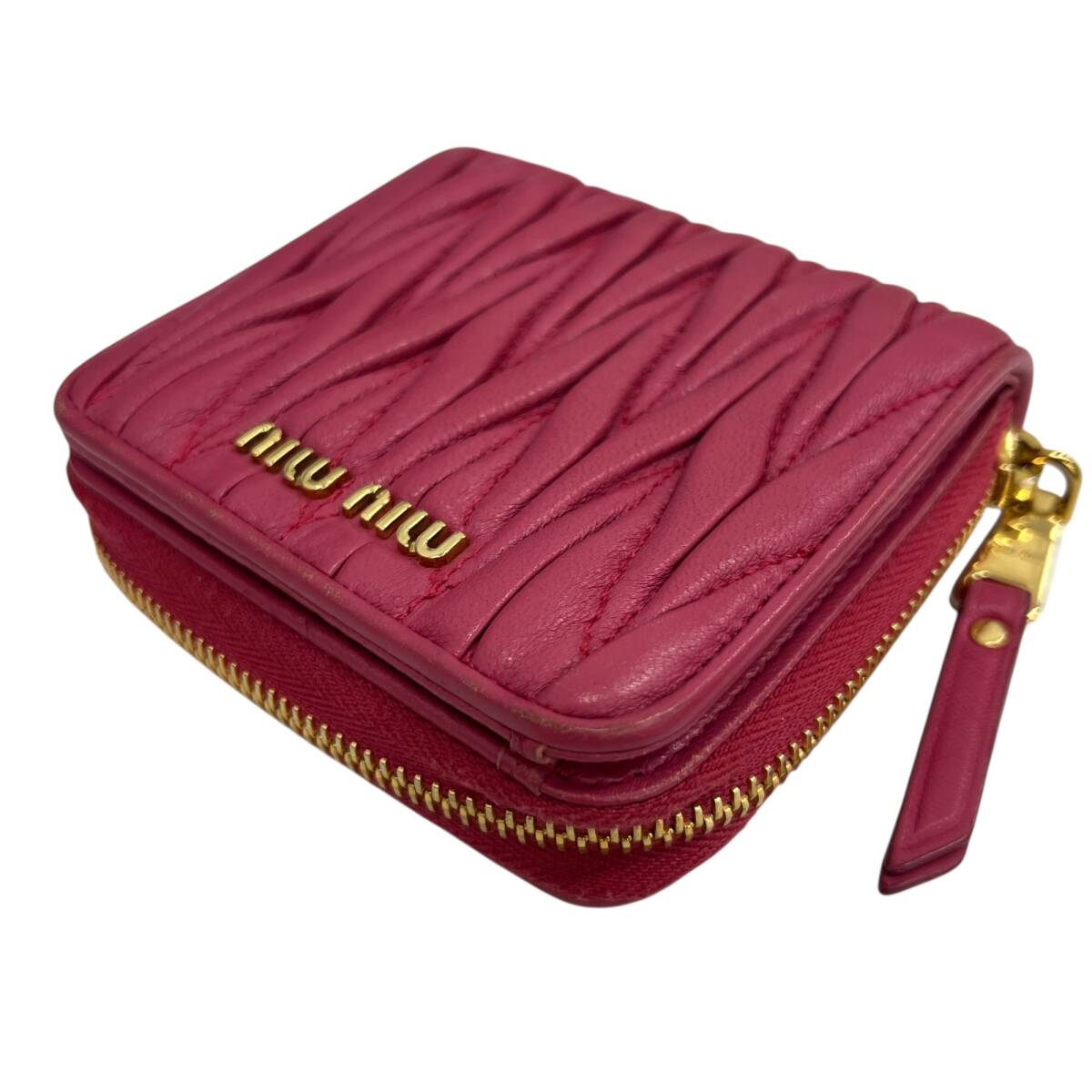* б/у товар * miumiu MiuMiu matelasse кошелек складывающийся пополам кожа бумажник Pink Lady -s корпус только coHM5279COA