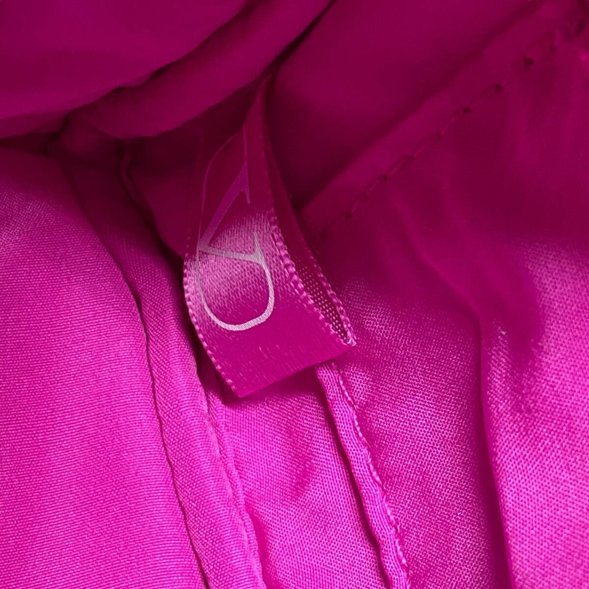 【中古品】 VALENTINO ヴァレンティノ ビューティー ノベルティ ピンク コスメポーチ ミニポーチ レディス 本体のみ W99603RK_画像8