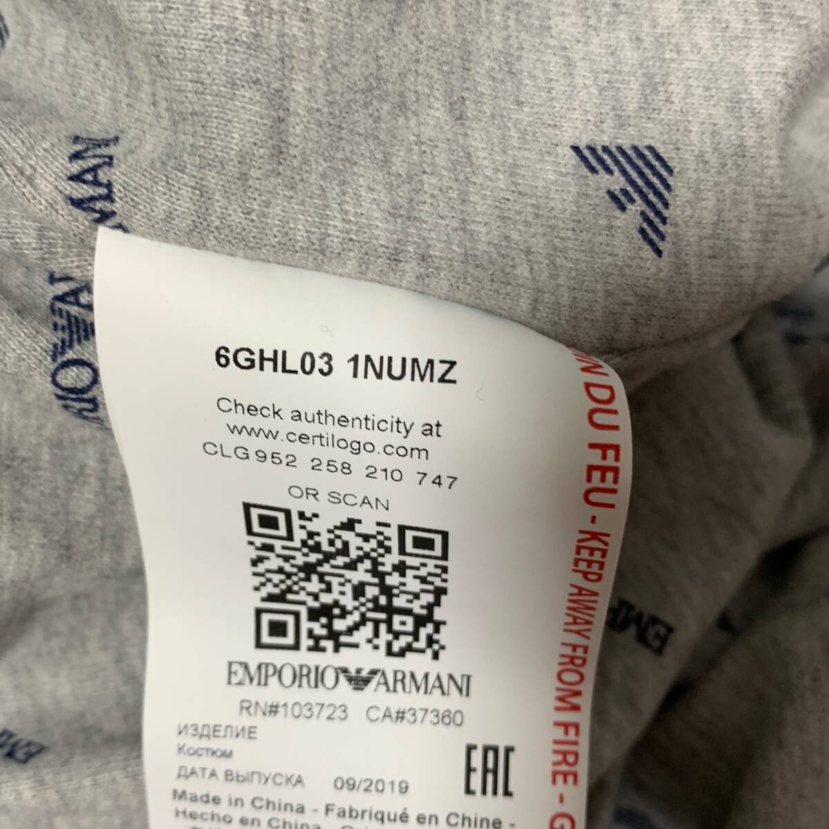 * не использовался товар *EMPORIO ARMANI Emporio Armani Kids 6GHL03 1NUMZ красный down детский комбинезон защищающий от холода Jump костюм 12M/74CM V100461VR