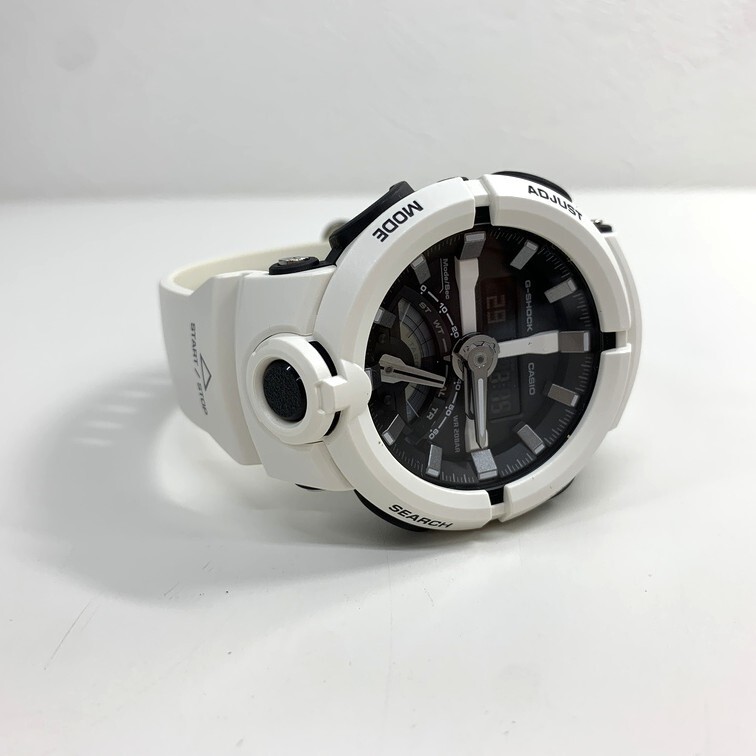 CASIO カシオ 腕時(shí)計(jì) ホワイト×ブラック G-SHOCK GA-500-7AER クォーツ 【中古】 5478 ジーショック ケース付き MINON33110GI