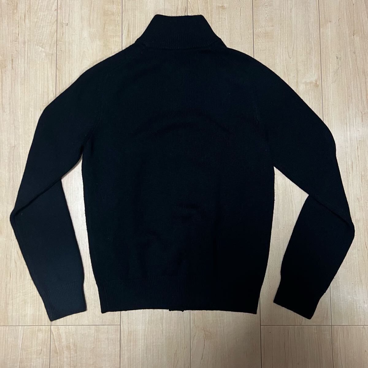 激安 格安 Louis Vuitton ルイ・ヴィトン LV カーディガン ニット 長袖 ブラック 黒 ワンポイント リブ イタリア製_画像3