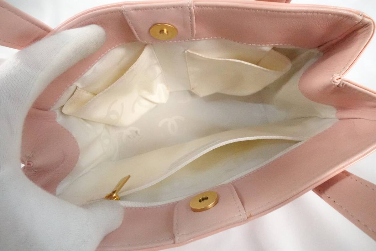 CHANEL シャネル ココマーク エナメル バッグ トリプル ハンドバッグ ロゴ ギャランティーカード付 ブランド ピンク系_画像8