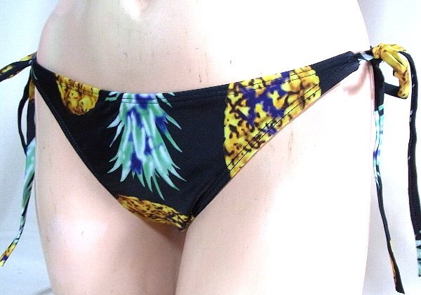 ★☆つるつるパイナップル柄入り黒ビキニ水着ひも結びショーツ☆★_画像1