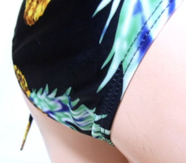 ★☆つるつるパイナップル柄入り黒ビキニ水着ひも結びショーツ☆★_画像5