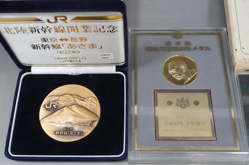 【K322】記念メダルなど まとめて オリンピック 万博 EXPO 鉄道 北陸新幹線 カナダ 1867-1967 CONFEDERATION サンリオ コレクション_画像2