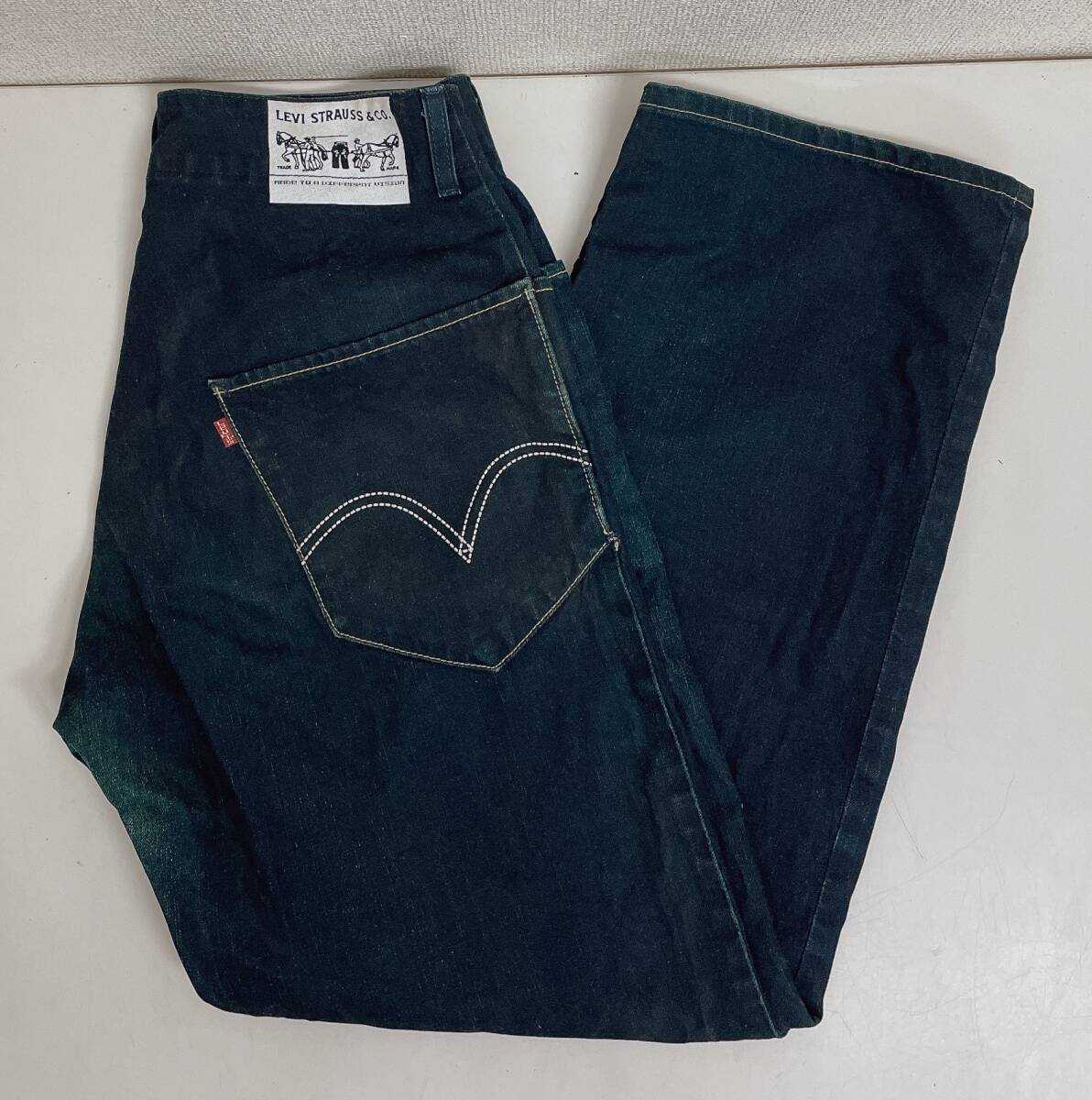 ☆【日本製 リーバイス ストレートジーンズ W32 股下 約75㎝】メンズファッション /デニム パンツ /A79-492_画像1