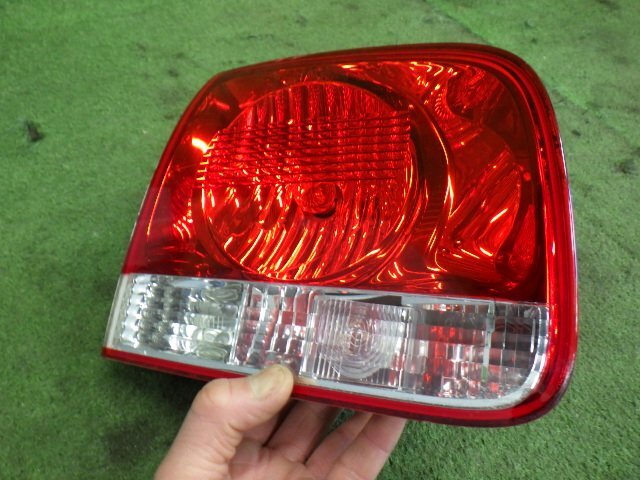 # 即決あり H18年 VW トゥアレグ 7LBMVS 7L 右H バックドア側 テールランプ 左右 セット リア フィニッシャー パネル [ZNo:06029354]_画像5