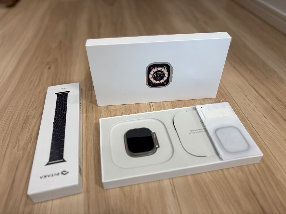 ★美麗 Apple Watch Ultra 49mm GPS+Cellular チタンケース 本体＋PITAKAカーボンバンド＋ESR保護ケース付 箱・クレードル完備 動作良好_画像1