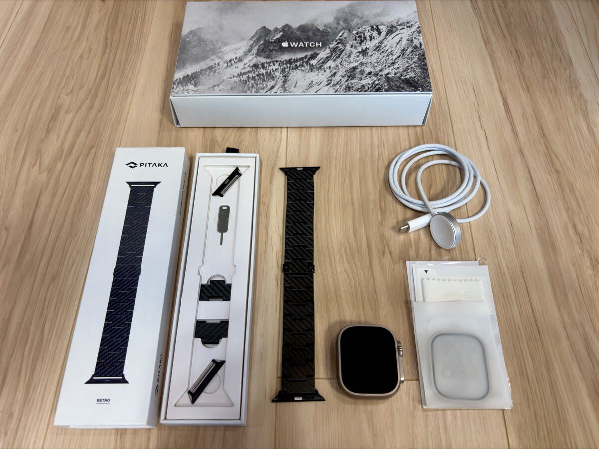 ★美麗 Apple Watch Ultra 49mm GPS+Cellular チタンケース 本体＋PITAKAカーボンバンド＋ESR保護ケース付 箱・クレードル完備 動作良好_画像2