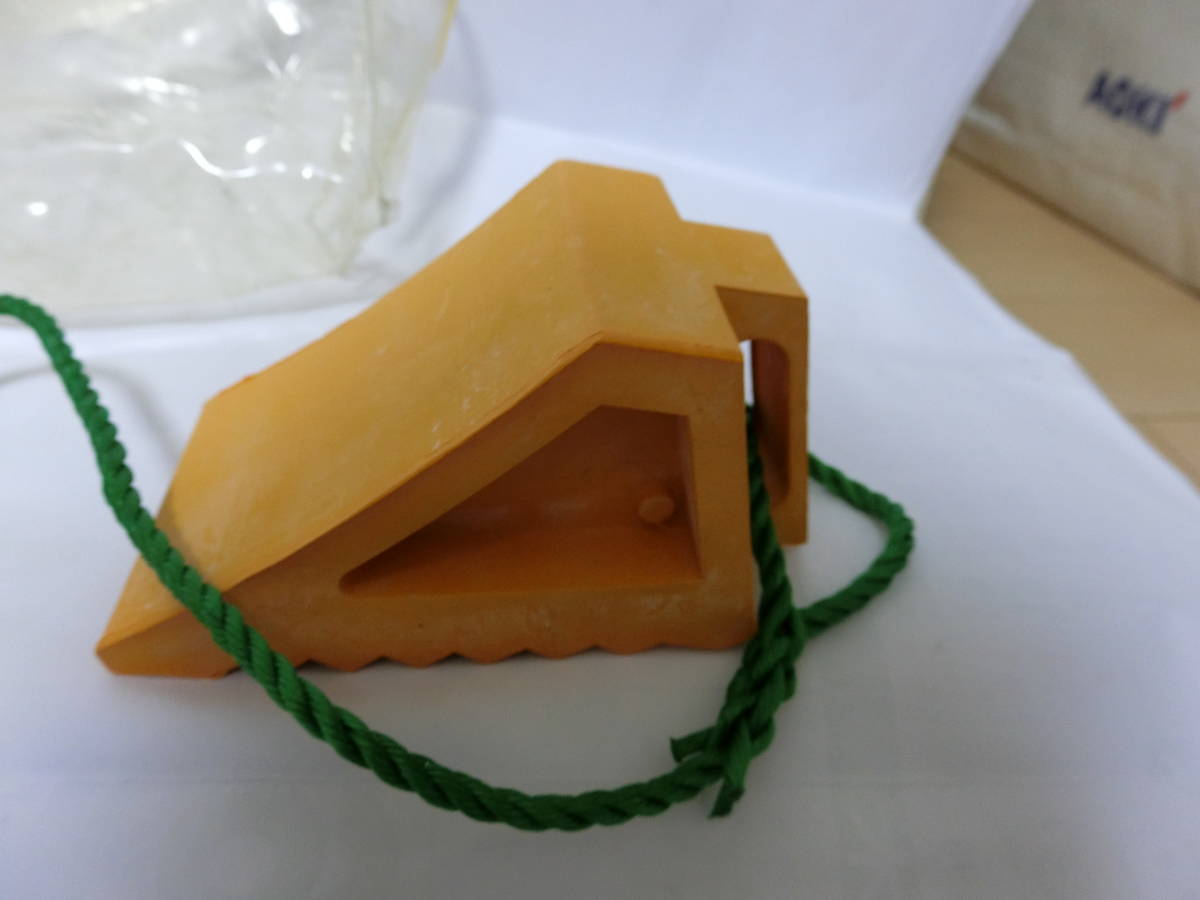 北海道・九州・沖縄県以外は宅急便送料無料!【新品・未使用・自宅保管品】HHH スリーエッチ タイヤストッパー S型セット 乗用車用  _画像3