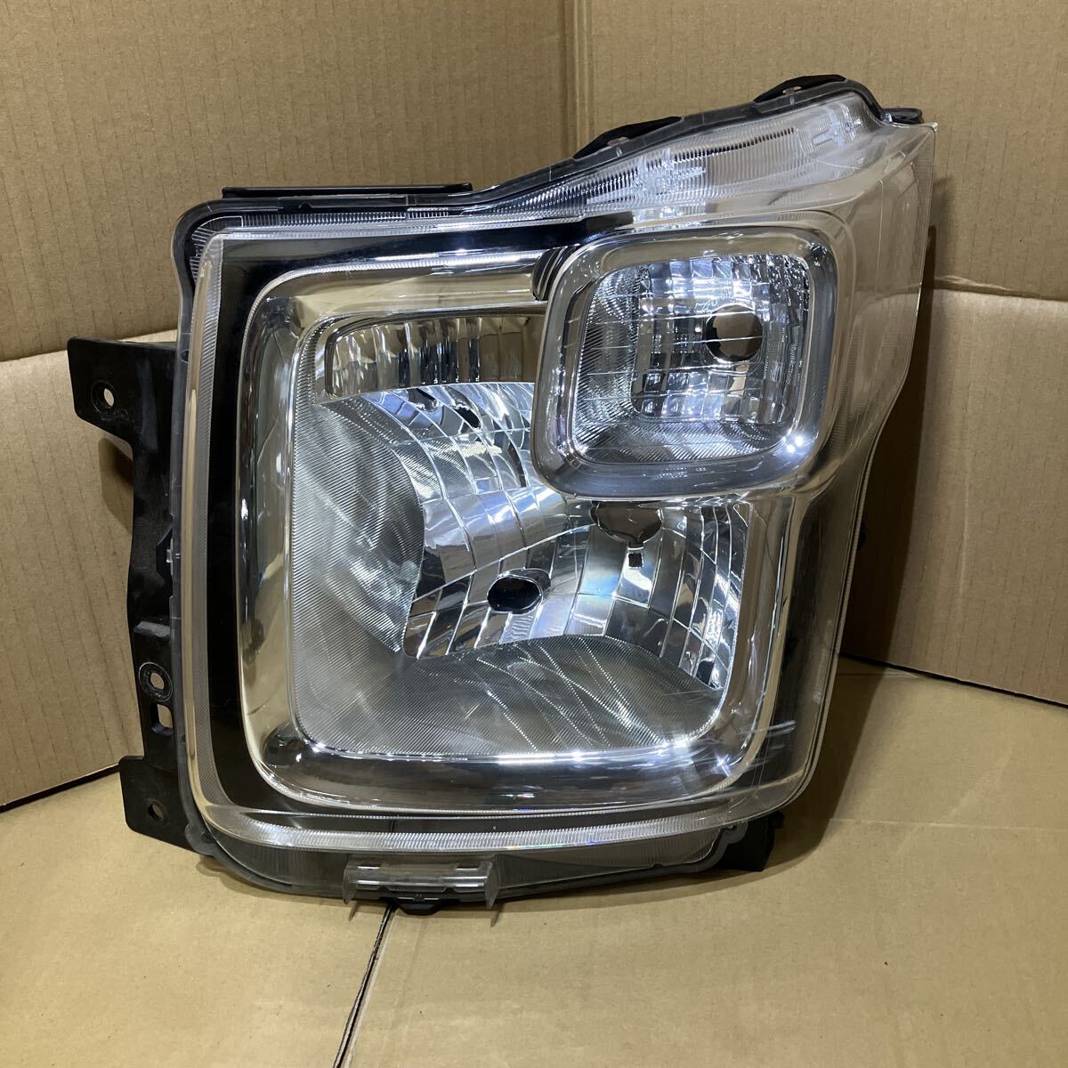 スズキ ワゴンR MH35S/MH55S 純正 ヘッドランプ 右 ハロゲン KOITO100