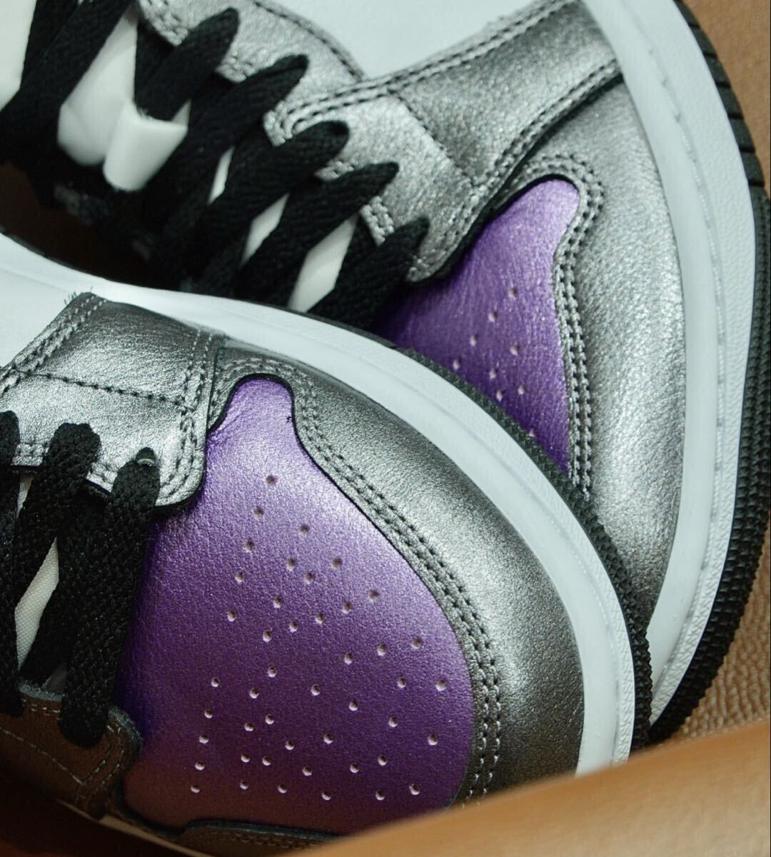 ☆送料込■新品26.0cm■ナイキ エア ジョーダン１MID ホワイト/ブラック/グレープアイス AIR JORDAN 1 WMNS【定価.20350円】_画像10
