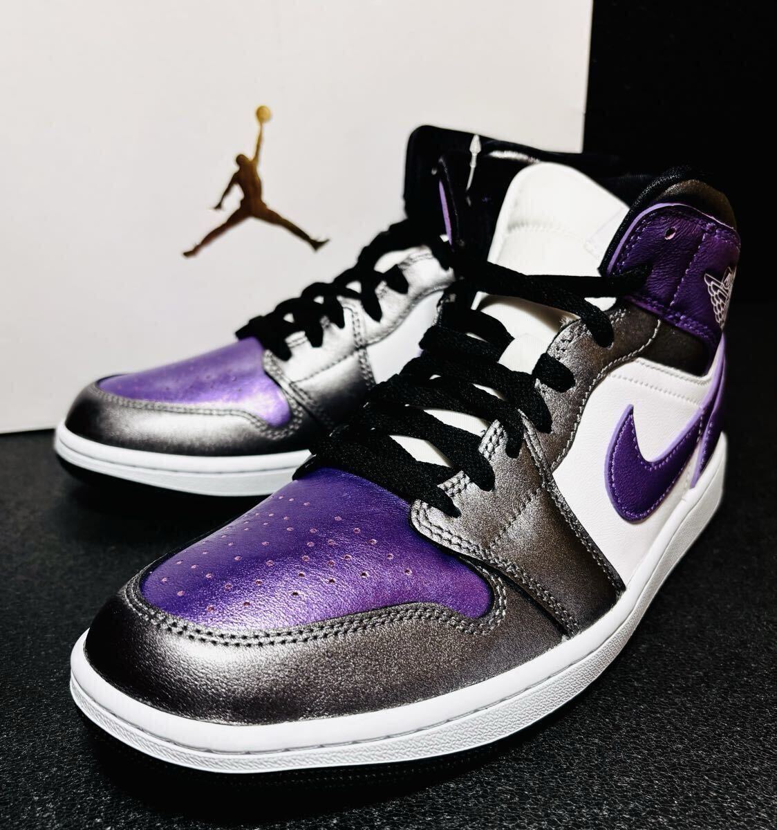 ☆送料込■新品26.0cm■ナイキ エア ジョーダン１MID ホワイト/ブラック/グレープアイス AIR JORDAN 1 WMNS【定価.20350円】_画像2