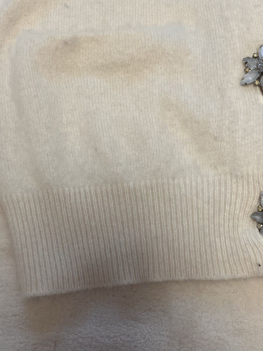 ★SNIDEL（スナイデル）★羊毛　アンゴラ混　Vカーディガン　白　F（大き目）ビジューボタン付き_画像4