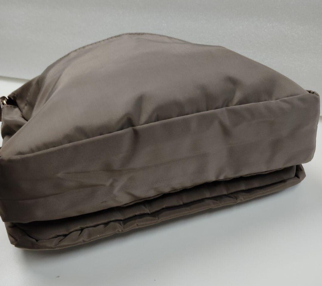 ウィズエイブル 高密度サスティナポリ ９ポケット ３層ショルダーバッグ_画像7