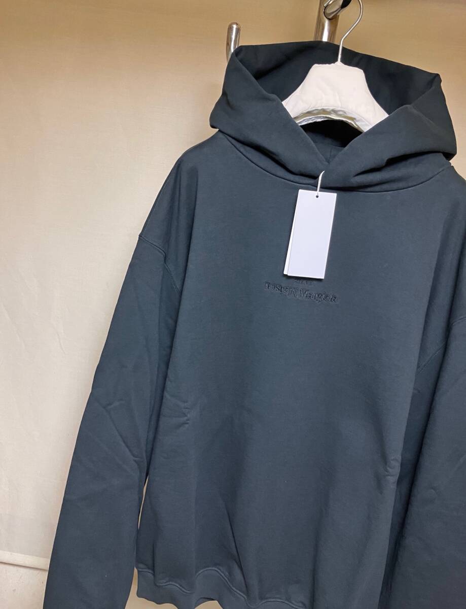 新品 M マルジェラ 22ss 反転ロゴ パーカー ブラック　 黒 黒黒 オーバー 7011_画像3