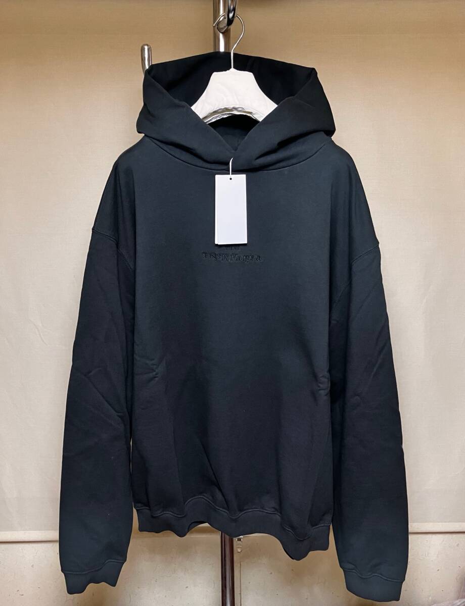 新品 M マルジェラ 22ss 反転ロゴ パーカー ブラック　 黒 黒黒 オーバー 7011_画像1