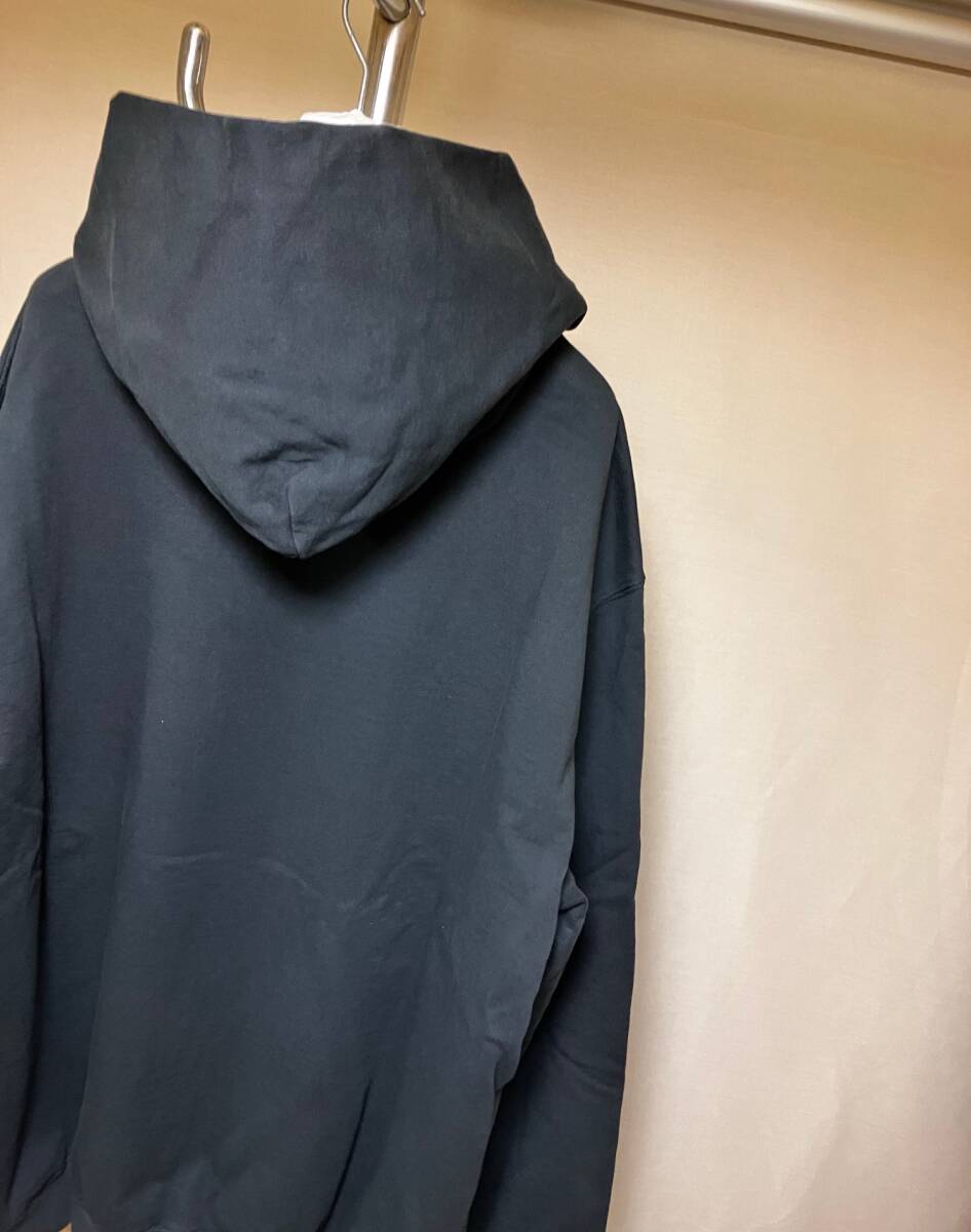 新品 M マルジェラ 22ss 反転ロゴ パーカー ブラック　 黒 黒黒 オーバー 7011_画像4