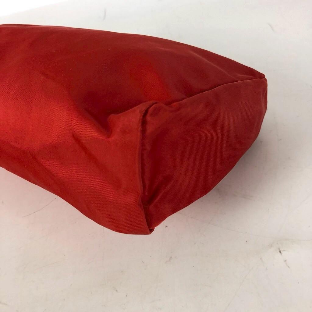 PRADA プラダ ポーチ 小物入れ レッド レディース ブランド　送料無料　人気　ブランド　定番　鑑定済　高級　正規品_画像4