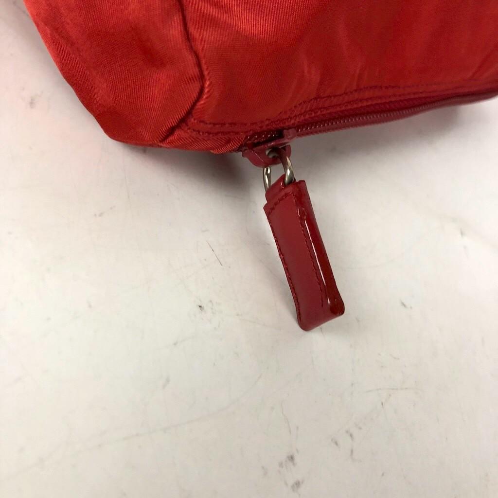 PRADA プラダ ポーチ 小物入れ レッド レディース ブランド　送料無料　人気　ブランド　定番　鑑定済　高級　正規品_画像5