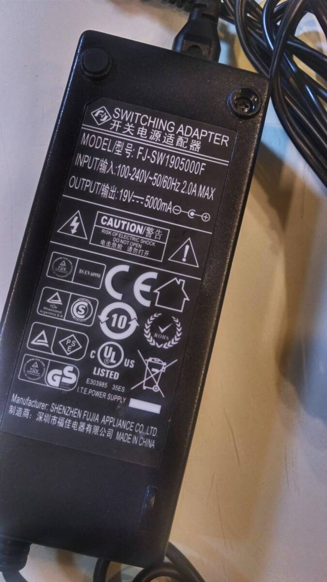 Yongnuo YN-900 LEDビデオライト LEDを900球搭載3200K/5500K■充電式バッテリー2個■充電器■AC電源アダプター付き■ビデオカメラ撮影照明_画像6