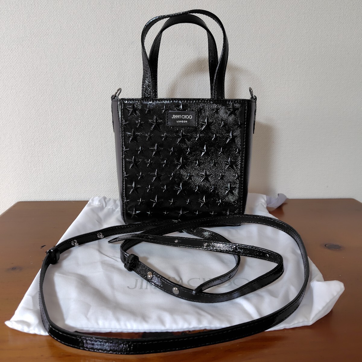 6☆ジミーチュウ☆JIMMY CHOO☆とっても可愛い!!☆ストラップ付き☆エナメル☆トートバッグ☆_画像2