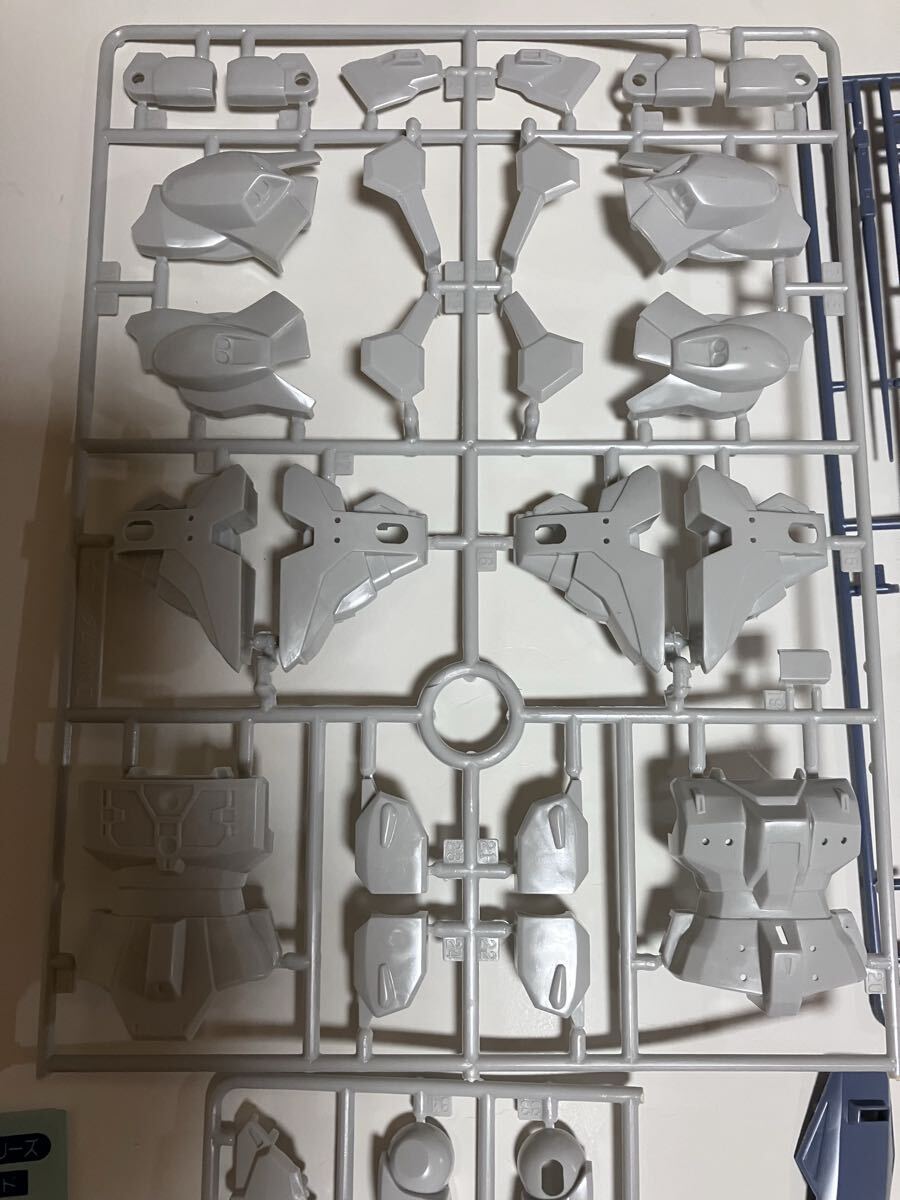 バンダイ 旧キット ガンプラ ガンダムマークII ガンダムMk-II 機動戦士Zガンダム プラモデル　ジャンク　未組立て　ランナー外れあり_画像6