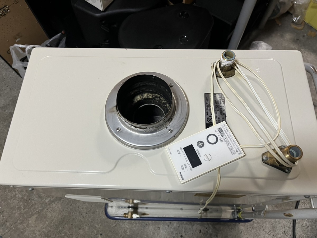 ○北海道旭川市引取限定! CHOFU 石油瞬間給湯器 IB-4565E 2021年12月製造 動作確認済 長府製作所 型式 IB-456 水道直結式 100V 中古品 ④_画像4