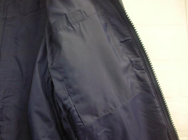 【希少品】ゴールドウィン【中綿入りジャンパー】Mサイズ_画像3