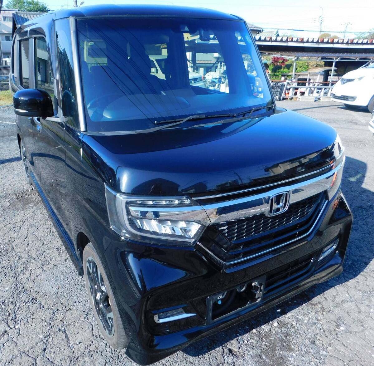 N-BOXカスタムターボ。R2年初登録ホンダセンシング（レーダーブレーキアシスト）無事故＆豪華裝備、車検點(diǎn)検済み令和9年9月まで車検あり