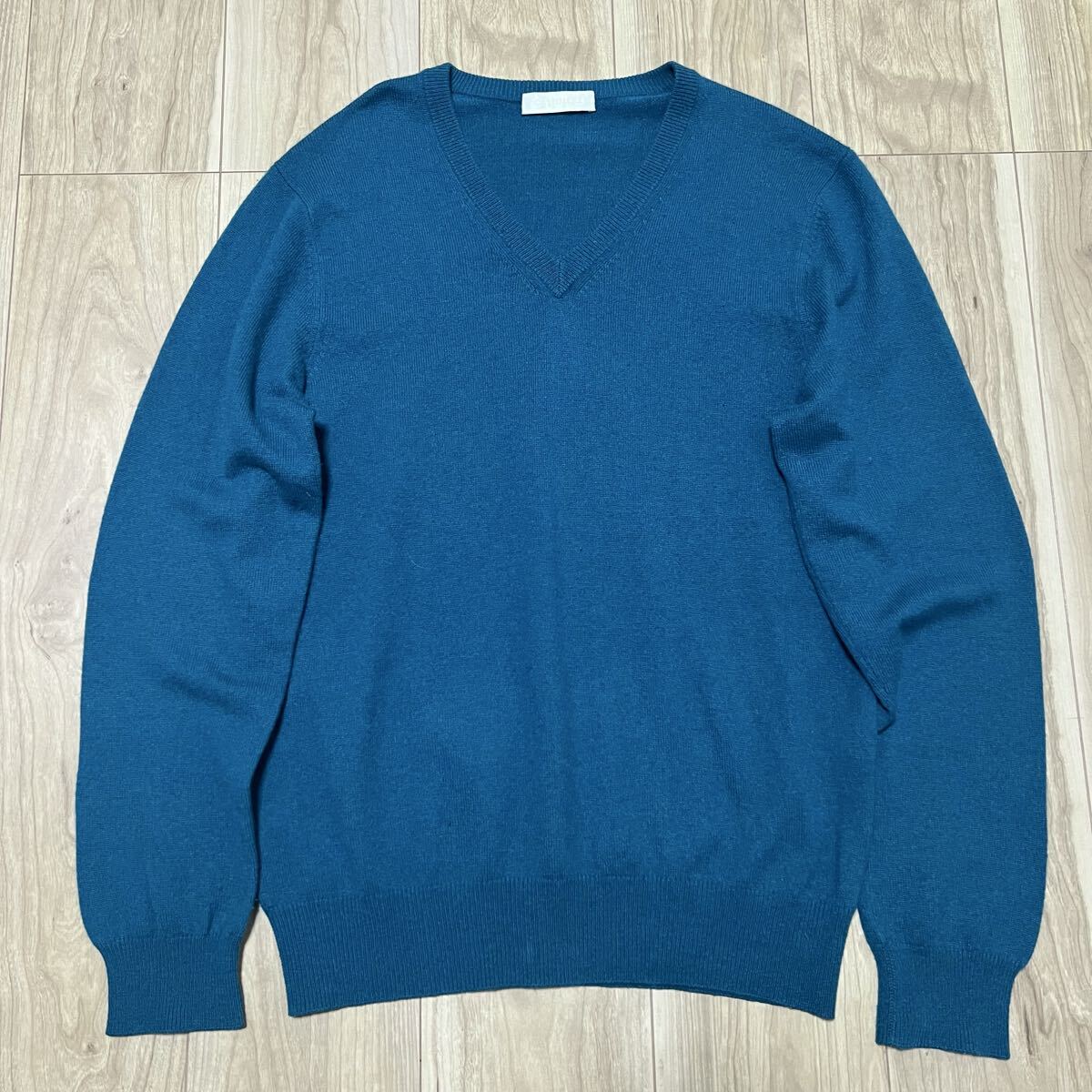 ★送料360円★カシミア100% 高級 美品 UNIQLO ユニクロ 長袖 Vネック カシミヤ ニット セーター 青 ブルー系 メンズ サイズM R-6421_画像1