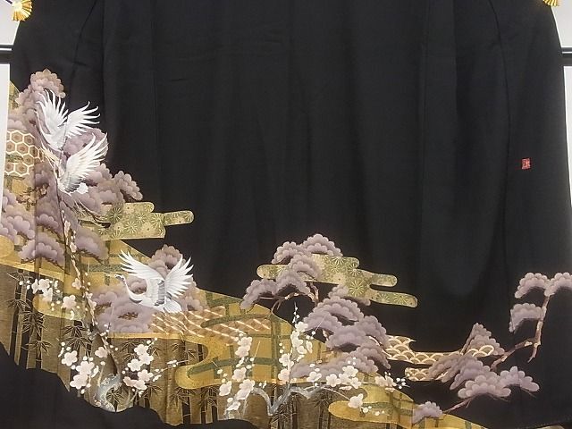 平和屋着物■豪華黒留袖　作家物　駒刺繍　松竹梅飛鶴文　金彩　逸品　CAAB6904ev_画像2