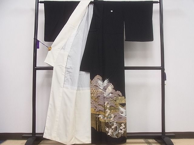 平和屋着物■豪華黒留袖　作家物　駒刺繍　松竹梅飛鶴文　金彩　逸品　CAAB6904ev_画像3