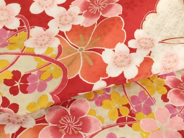 平和屋着物[]七五三　女の子　３歳　祝着　三つ身　被布セット　舞桜文　金彩　リョウコキクチ　逸品　AAAW6980ja_画像4