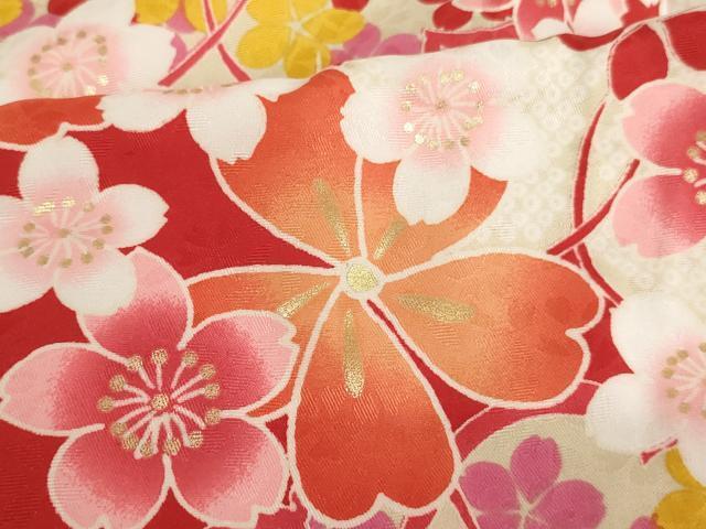 平和屋着物[]七五三　女の子　３歳　祝着　三つ身　被布セット　舞桜文　金彩　リョウコキクチ　逸品　AAAW6980ja_画像5