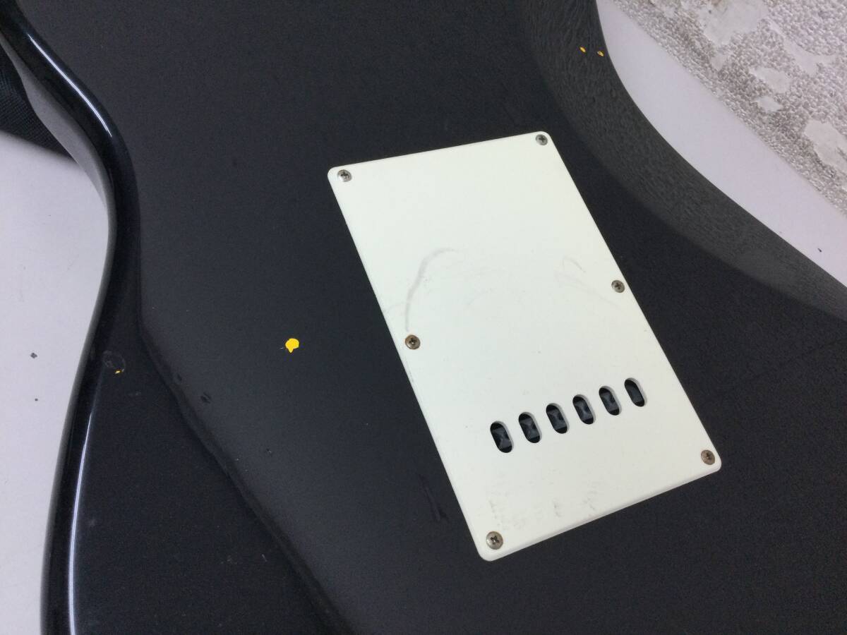 ★ Squier by Fender Strat フェンダー スクワイヤー ストラト エレキギター ケース付き_画像7
