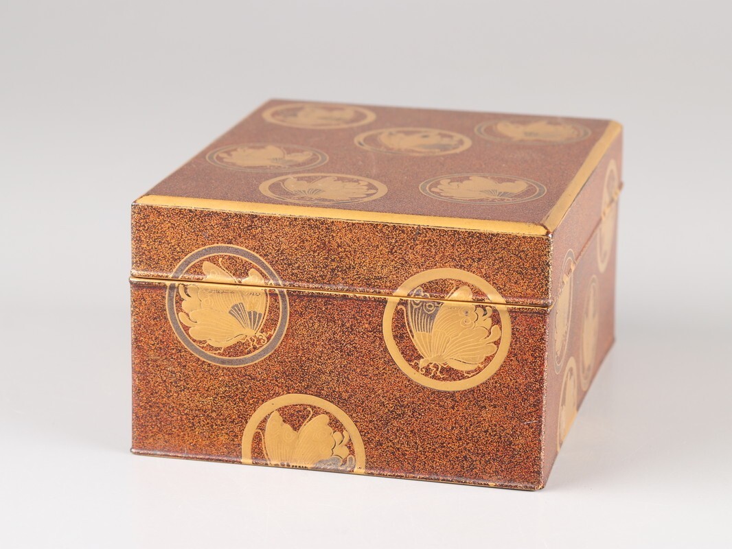 古美術 木製漆塗 金蒔絵 梨地 揚羽文 小箱 時代物 古作 初だし品 D4725_画像2