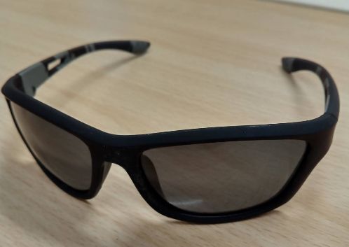 【送料無料】（特価）ダイワ　(DAIWA) 　釣り　スポーツ 偏光 サングラス 偏光グラス グレー_画像1