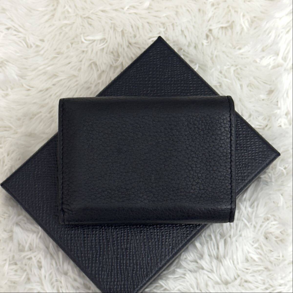 RFID内蔵 PRADA プラダ 三つ折り ゴールド金具 財布 レザー