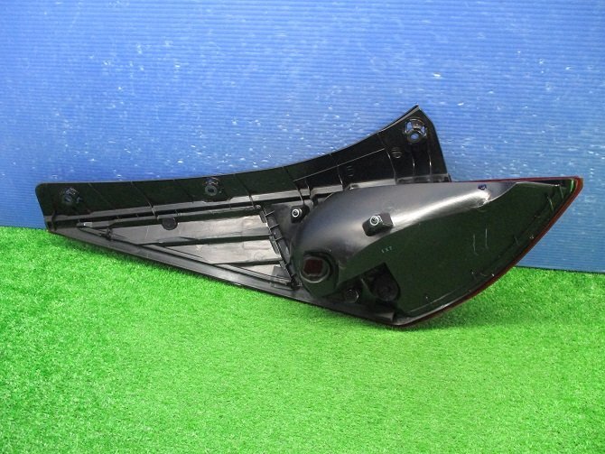  управление N10294 Z33 Fairlady Z Z предыдущий период оригинальный правый задний фонарь 4957