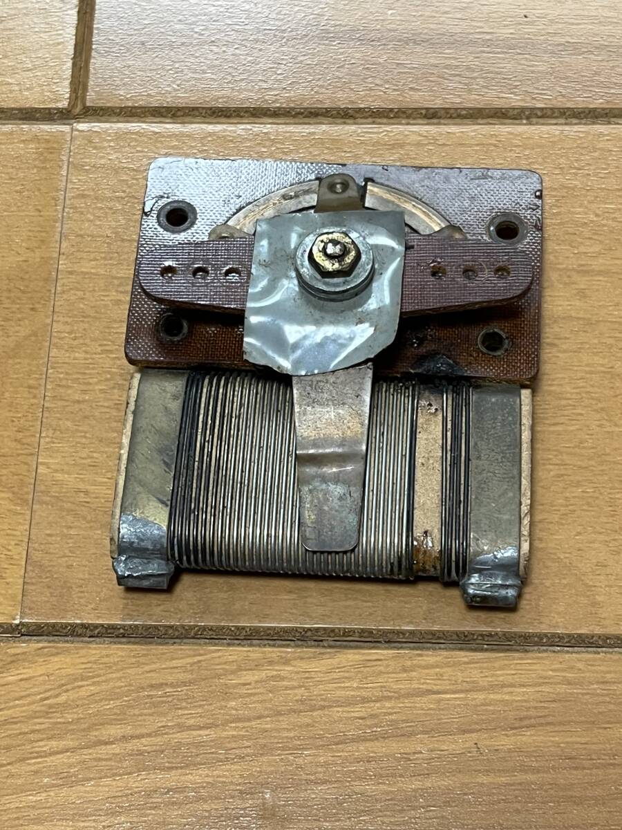 タミヤ 1/12 RC ポルシェ 935 中空タイヤ スポンジタイヤ モーター スイッチ サンワ プロポ サーボ等 ジャンク品_画像5